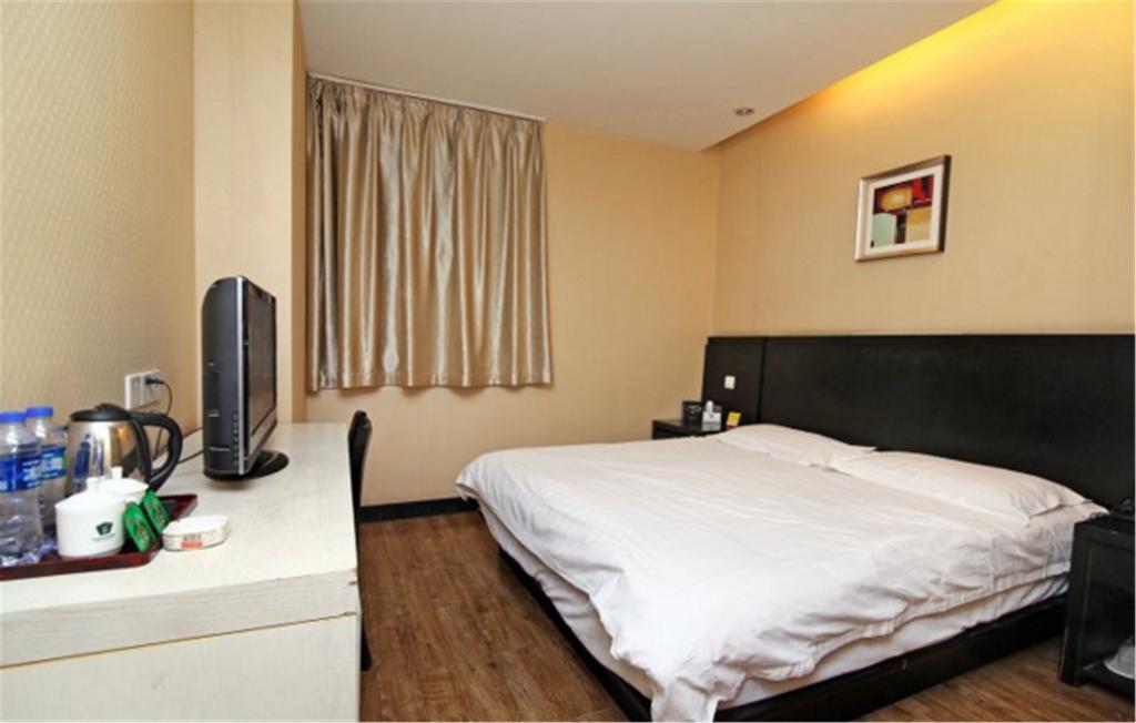 Hotel Jitai - People's Square Branch 3*