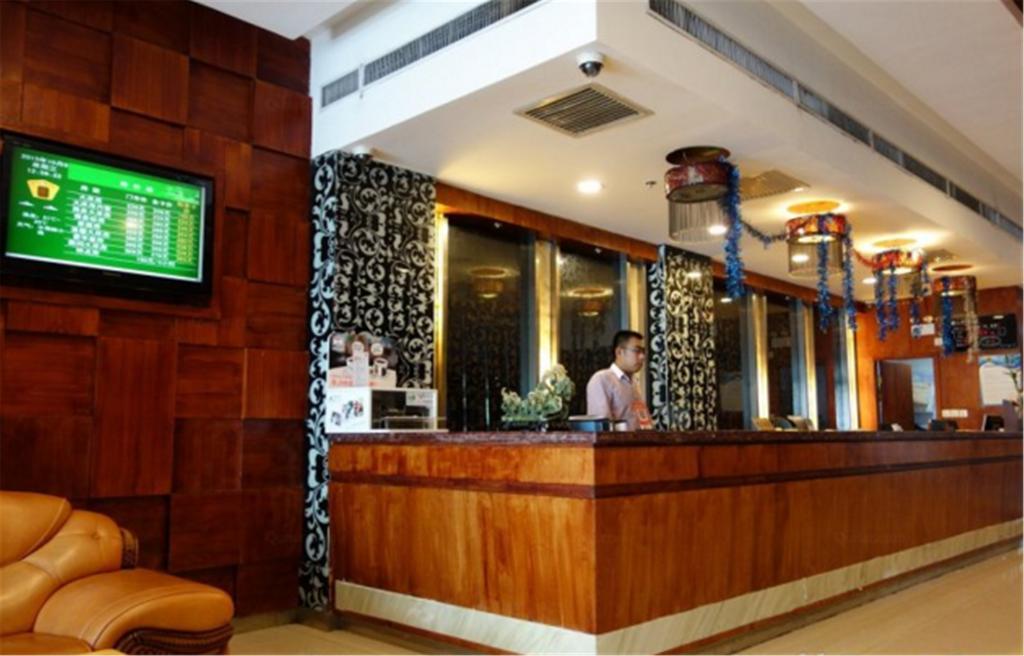Hotel Jitai - People's Square Branch 3*