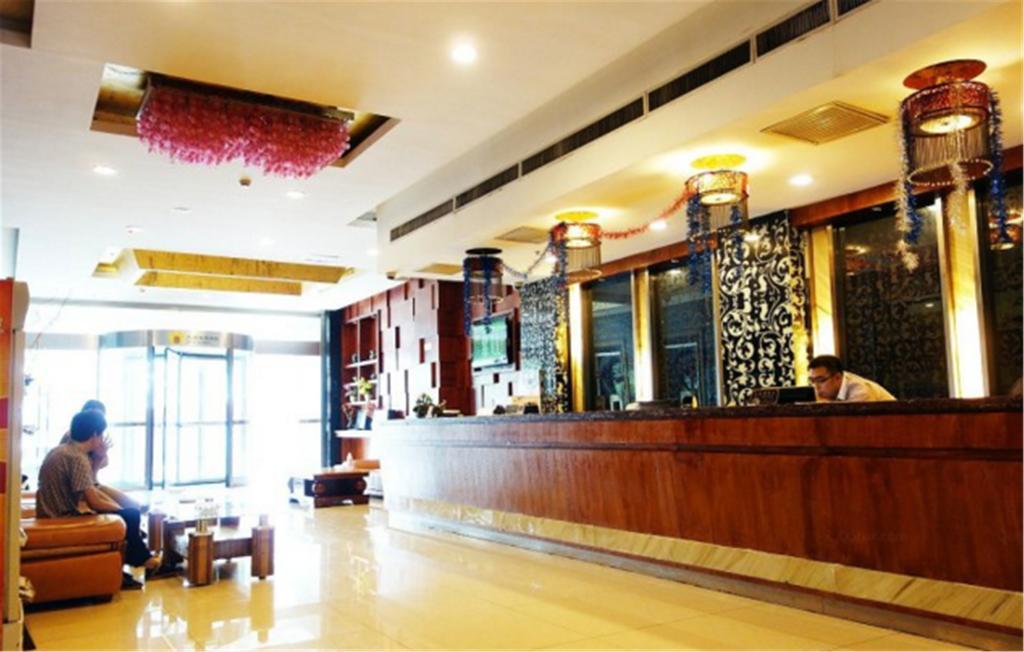 Jitai - People's Square Branch Hotel 3*