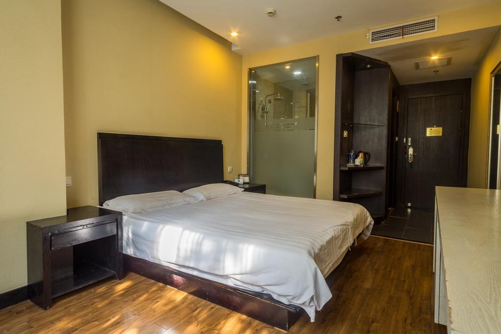 Hotel Jitai - People's Square Branch 3*
