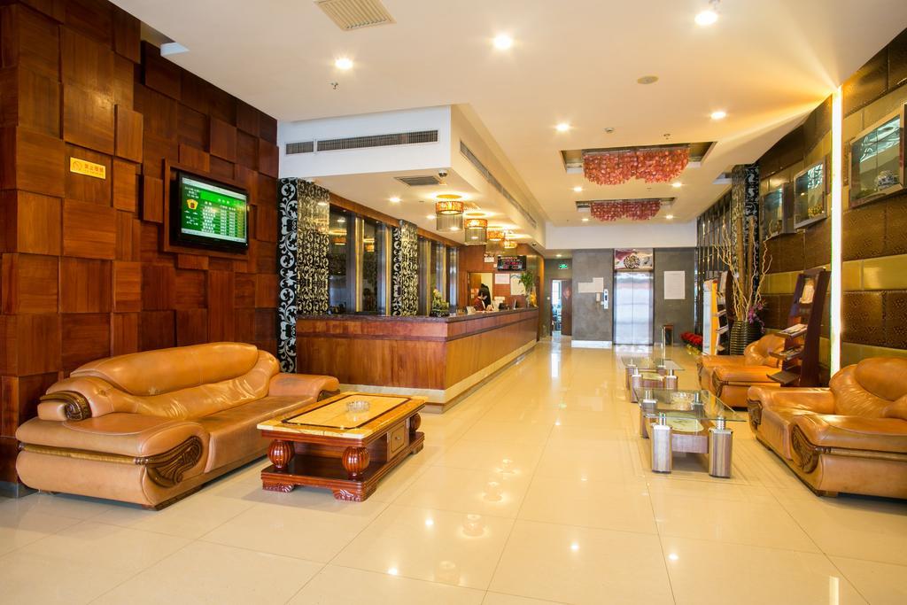 Hotel Jitai - People's Square Branch 3*